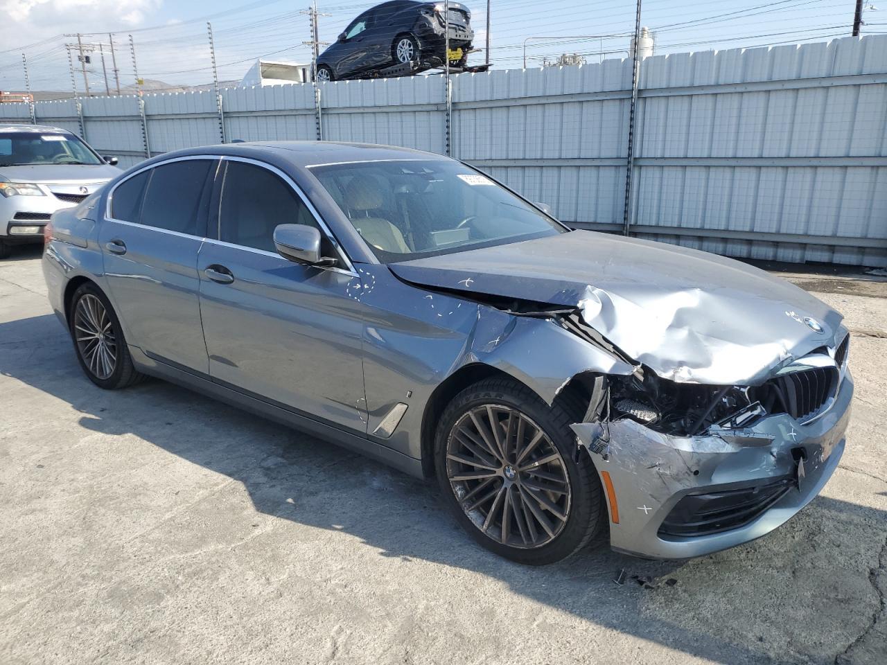 2019 BMW 530E - Фото 4