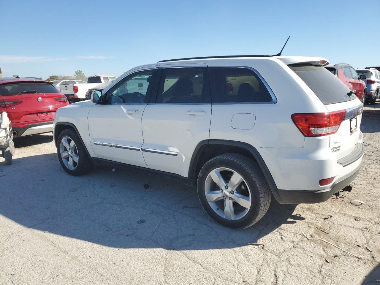 2013 Jeep Grand Cherokee Laredo - Image 2