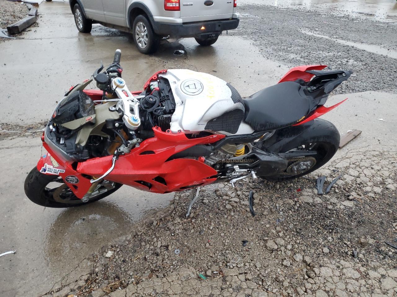 2023 Ducati Panigale V4S - Image 3