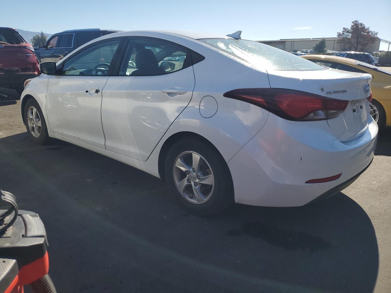 2015 Hyundai Elantra Se - Фото 2