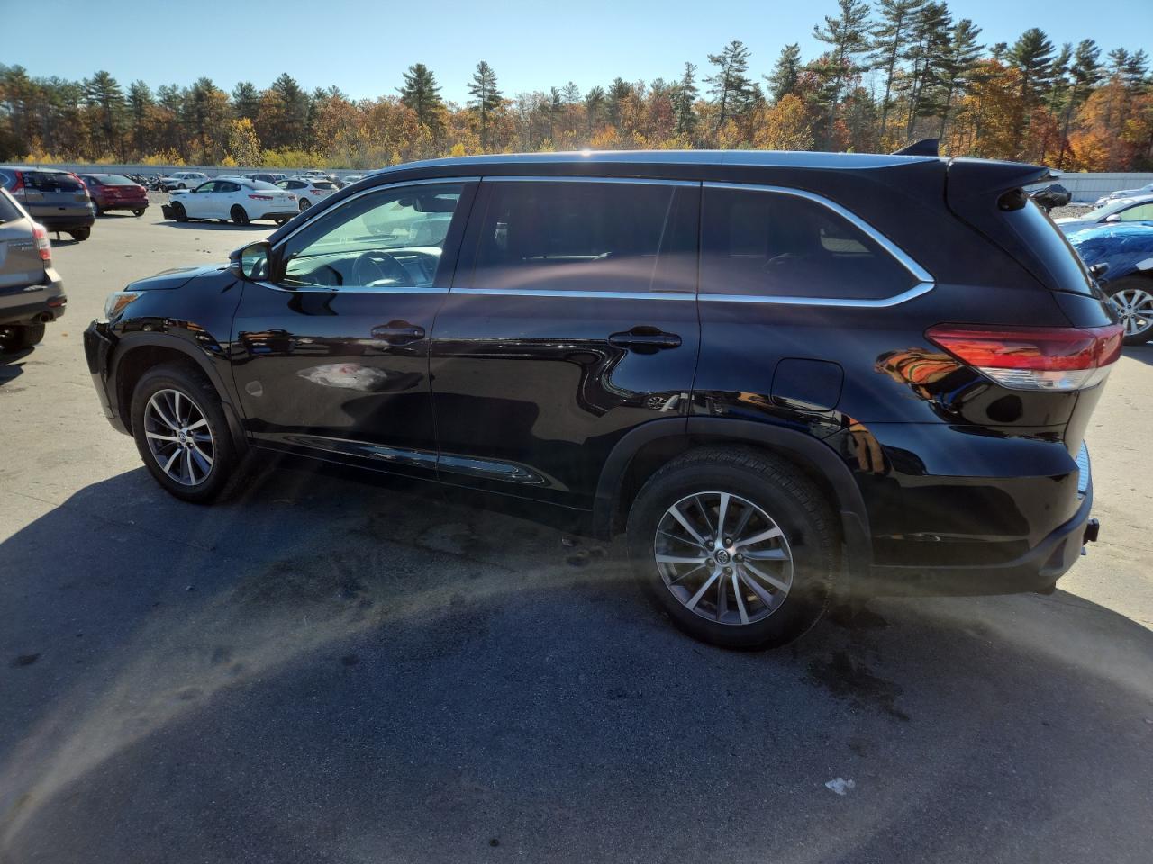 2018 Toyota Highlander Se - Image 2