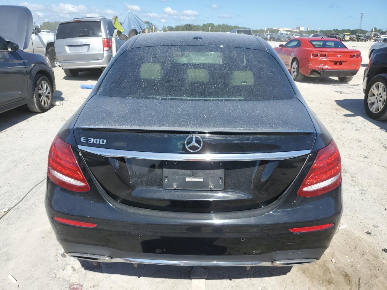 2019 Mercedes-Benz E 300 - Фото 6