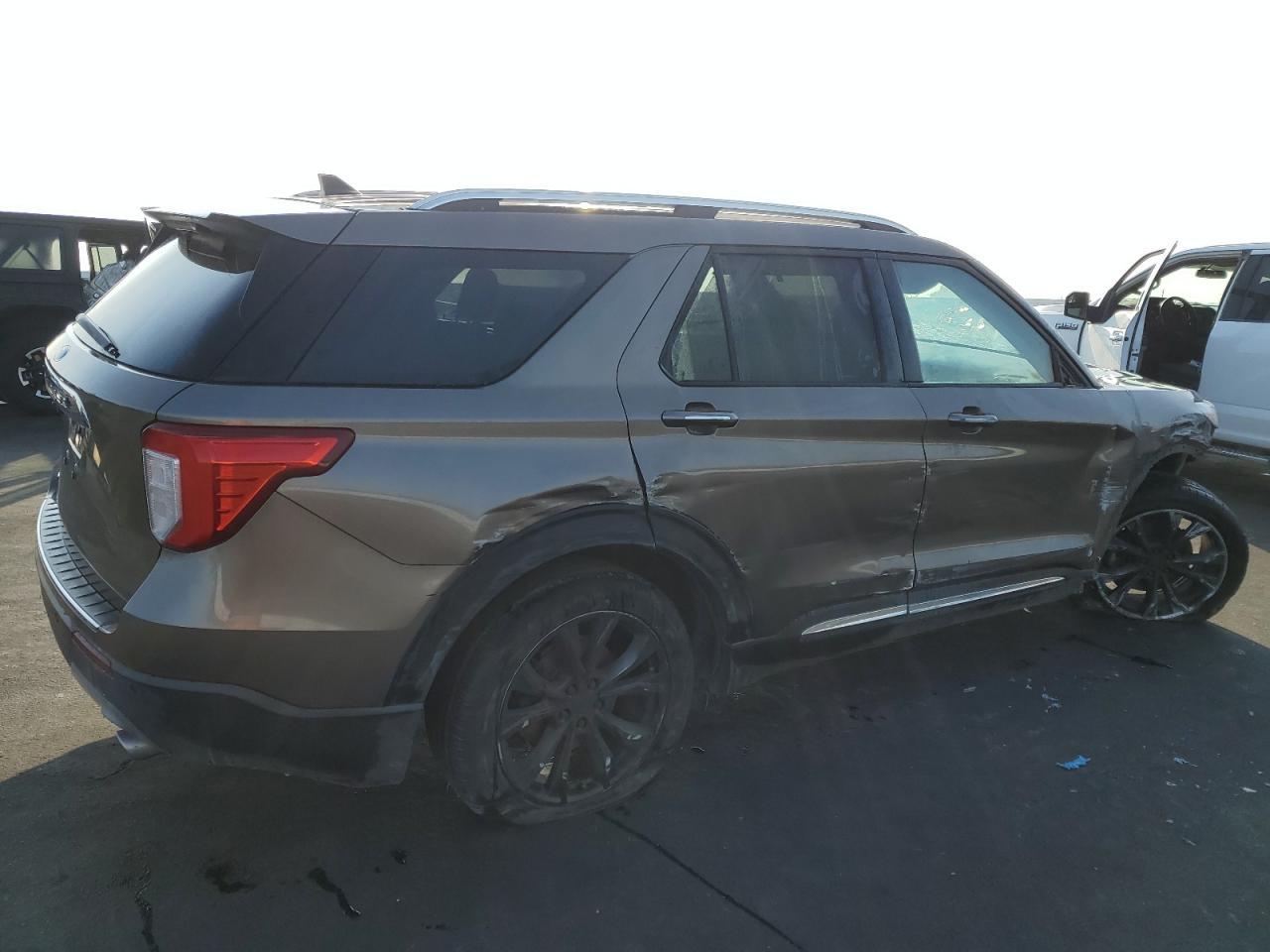 2021 Ford Explorer Limited - Image 3