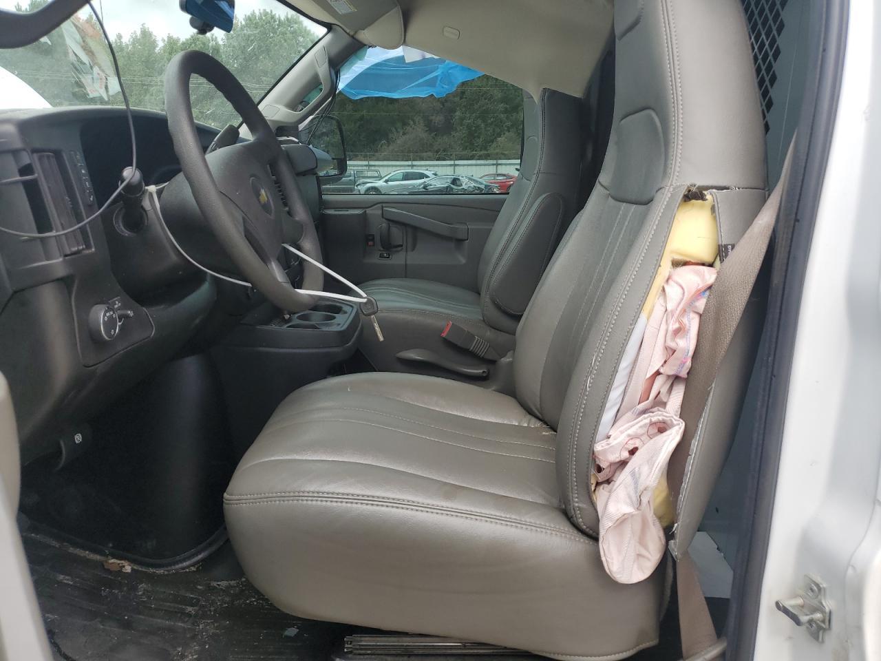 2023 Chevrolet Express G2500 - Фото 7