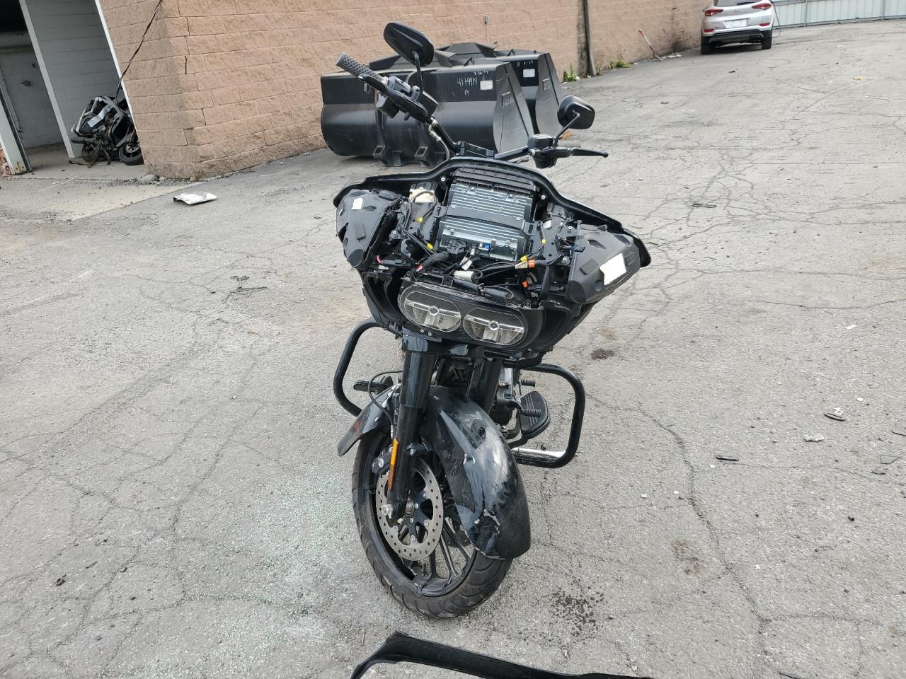 2018 Harley-Davidson Fltrxs Road Glide Special - Фото 2