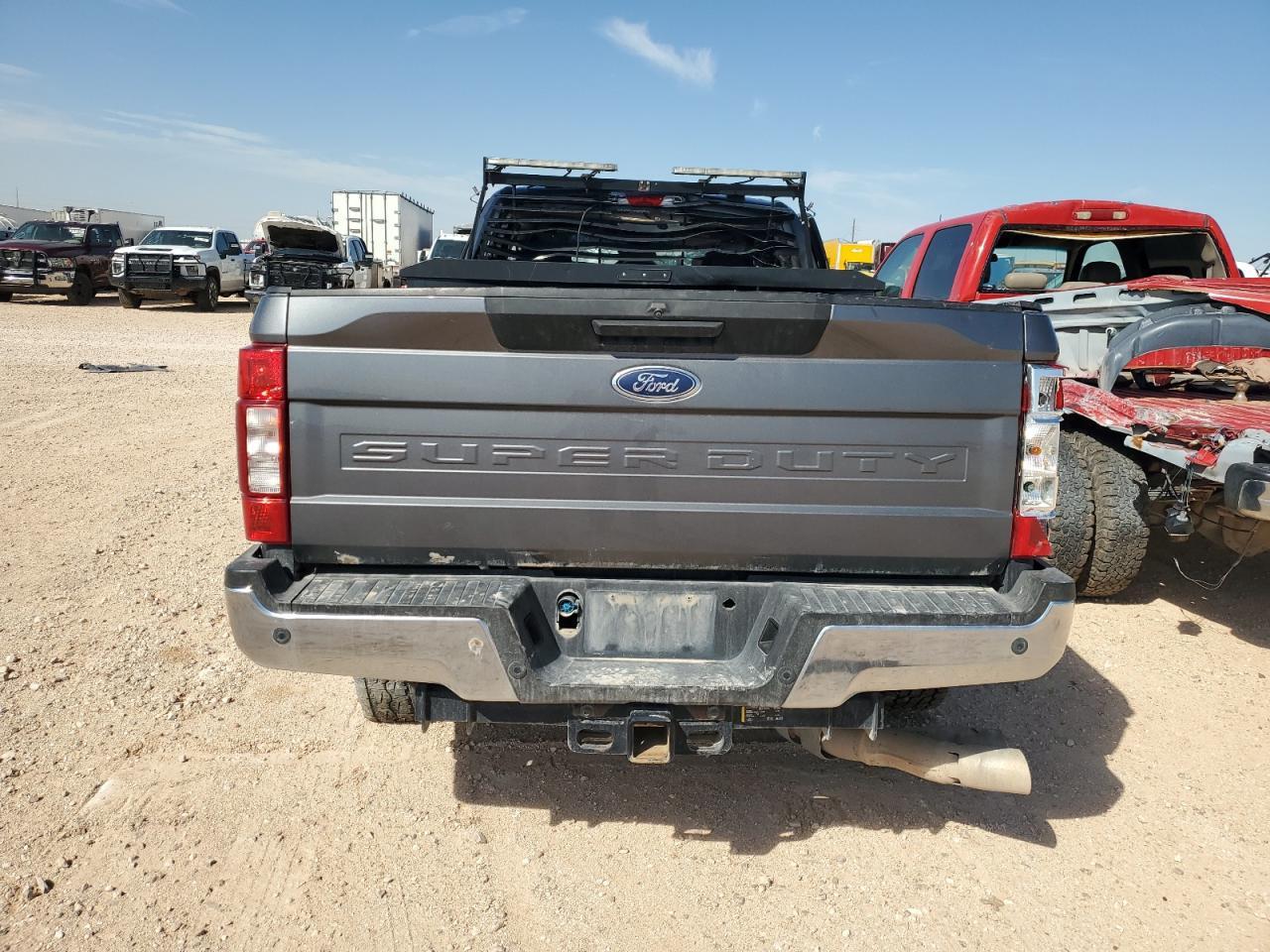 2022 Ford F250 Super Duty - Фото 6