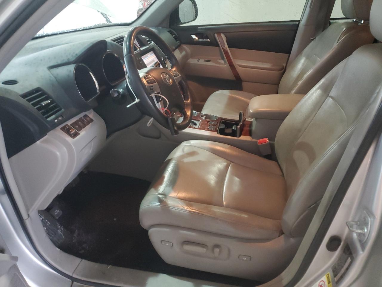 2012 Toyota Highlander Limited - Image 7