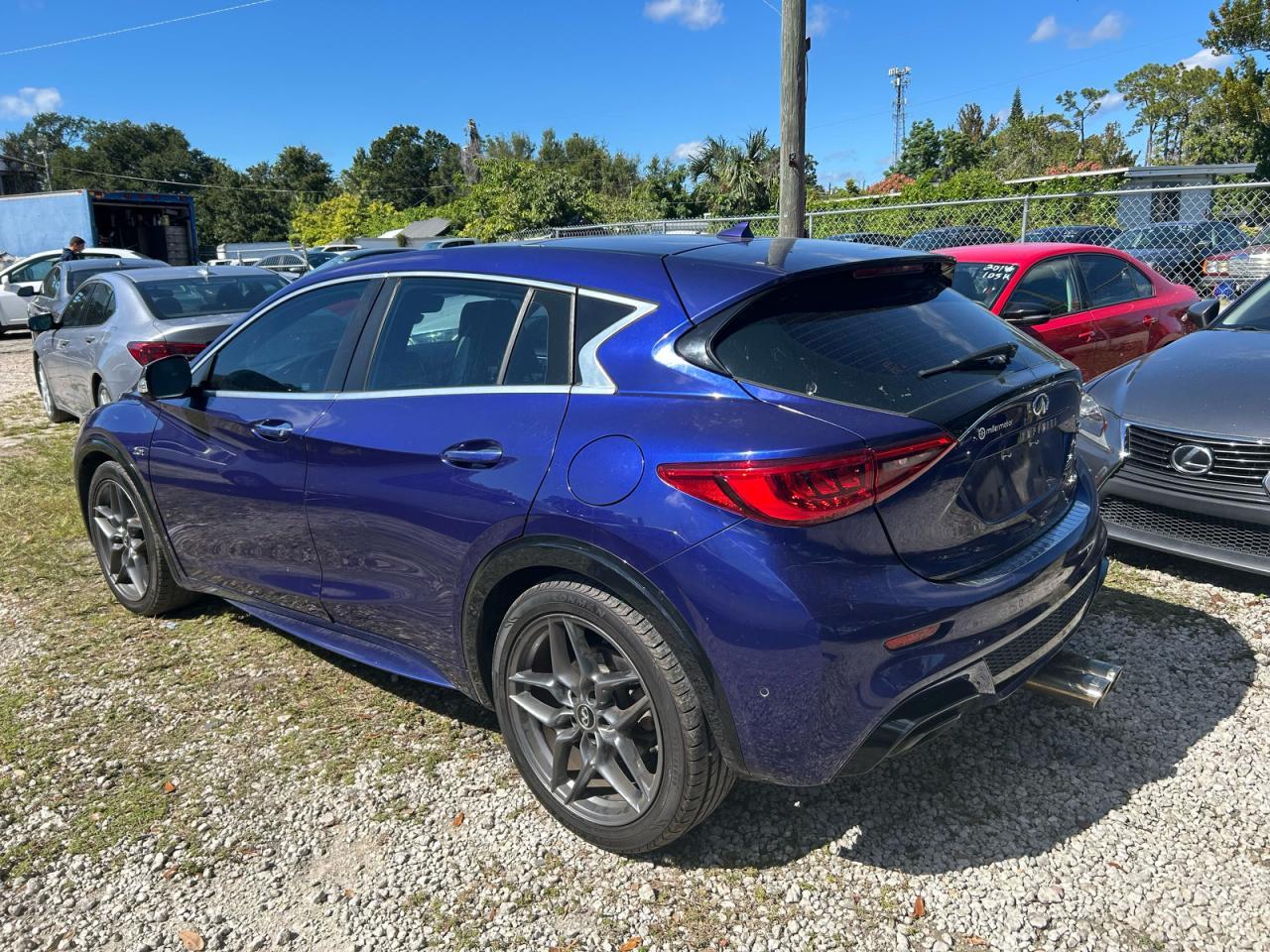 2017 Infiniti Qx30 Base - Фото 3