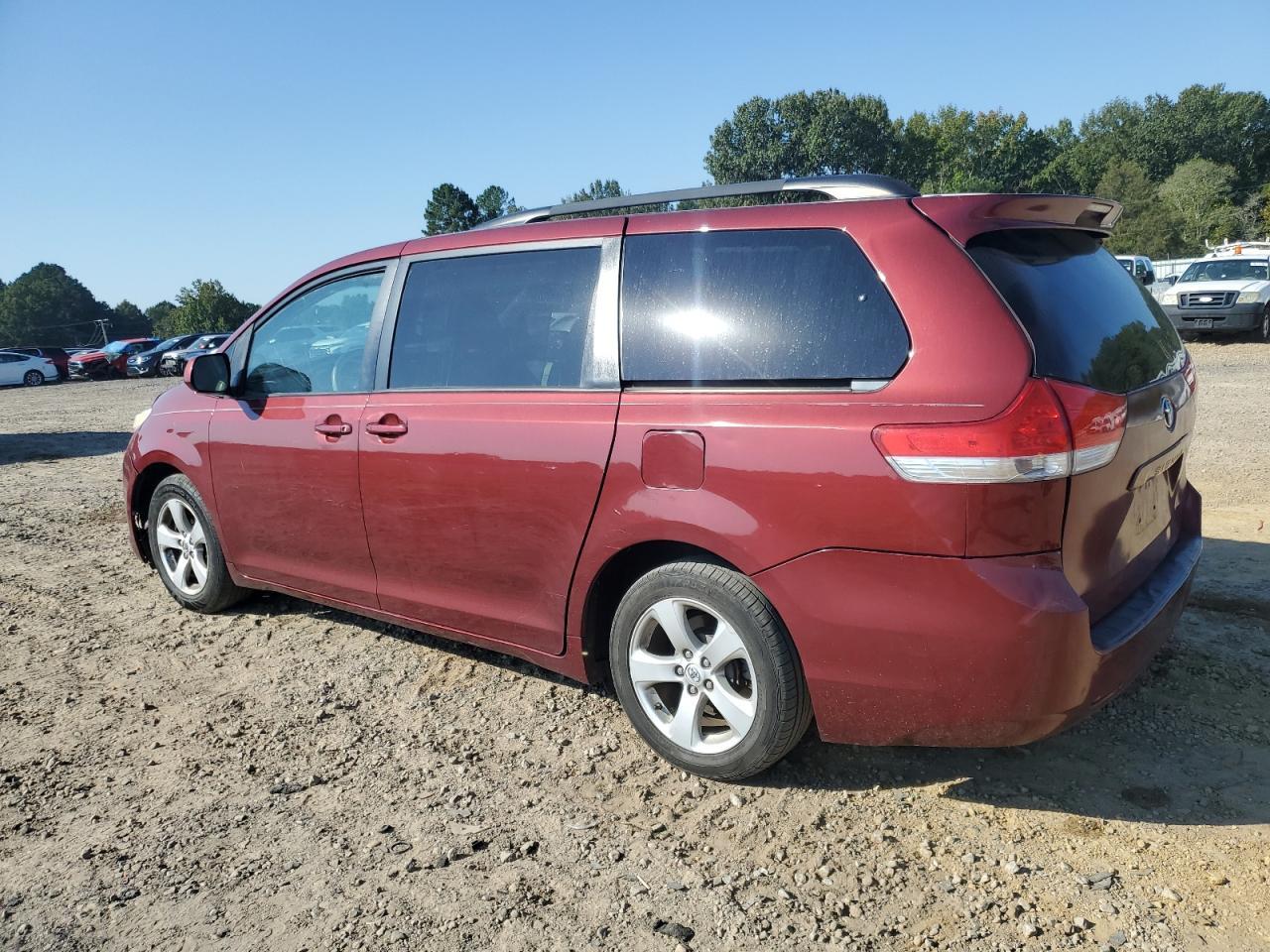 2014 Toyota Sienna Le - Фото 2