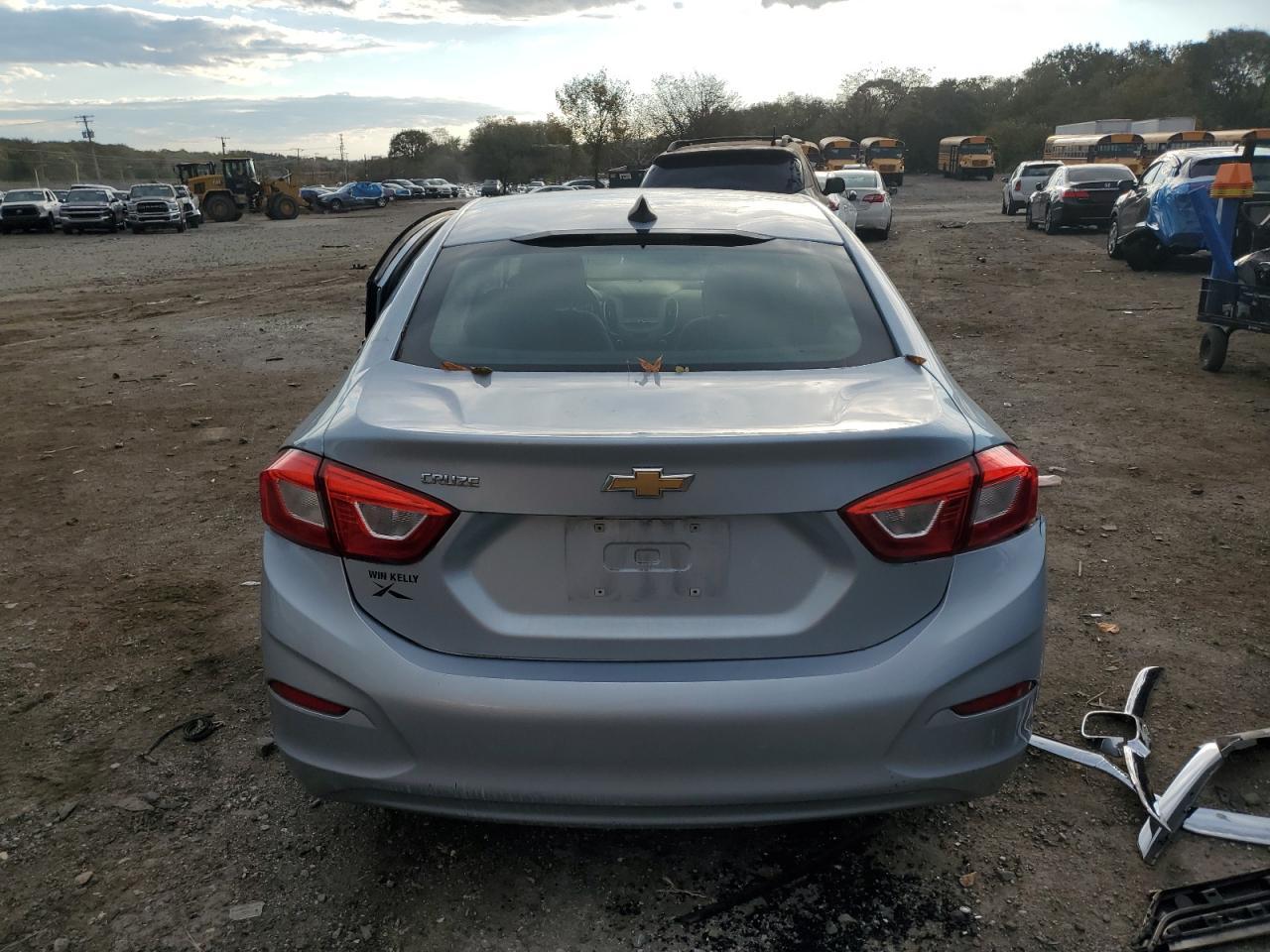2018 Chevrolet Cruze Ls - Фото 6