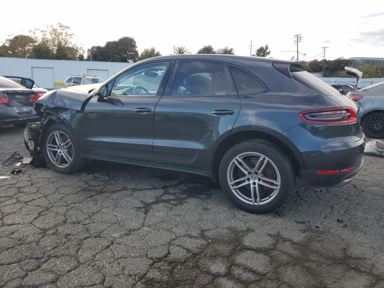 2017 Porsche Macan - Image 2