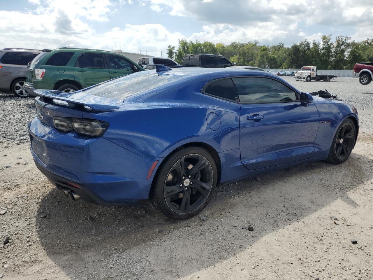2022 Chevrolet Camaro Lt1 - Image 3