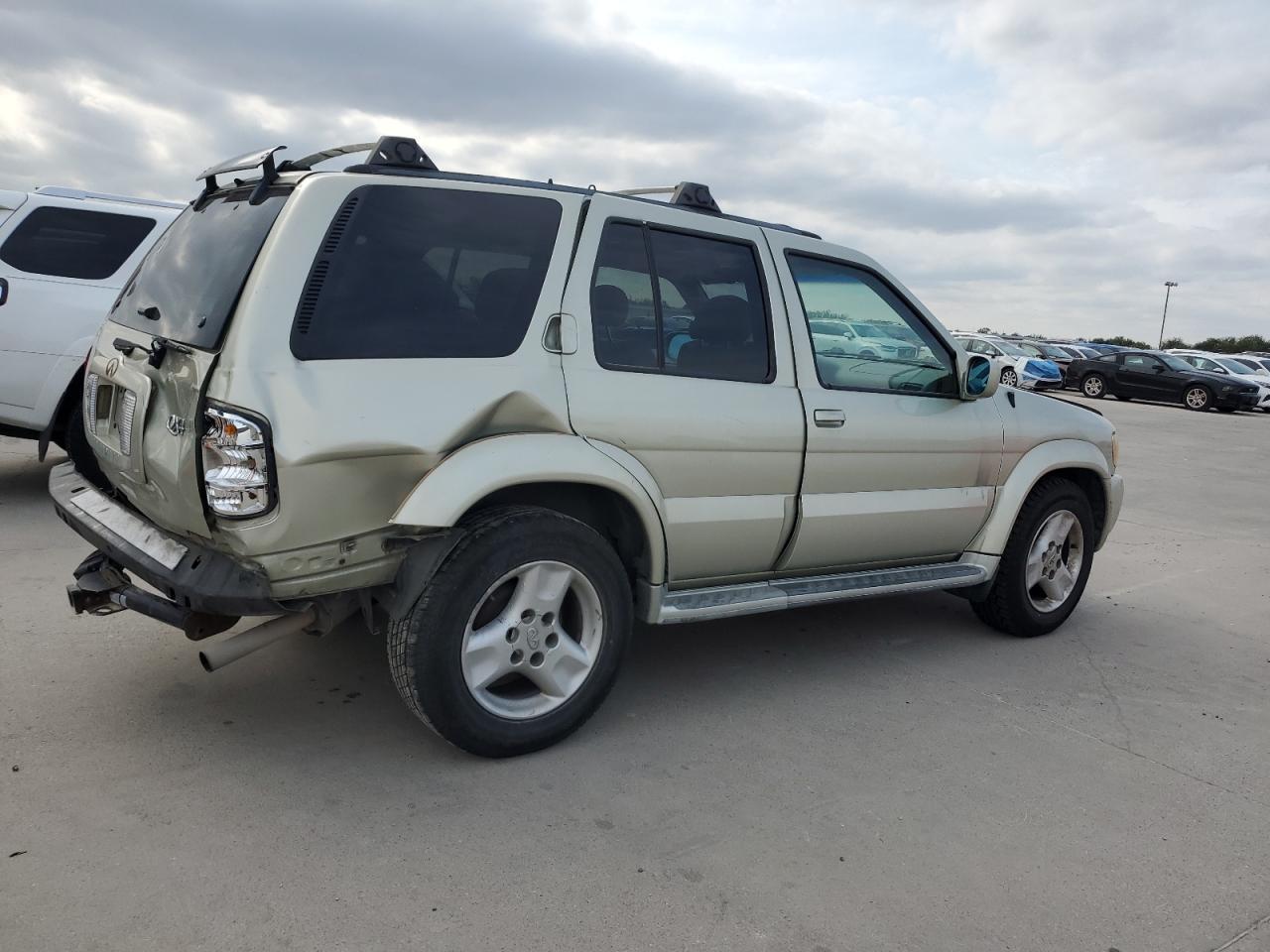 2001 Infiniti Qx4 - Image 3