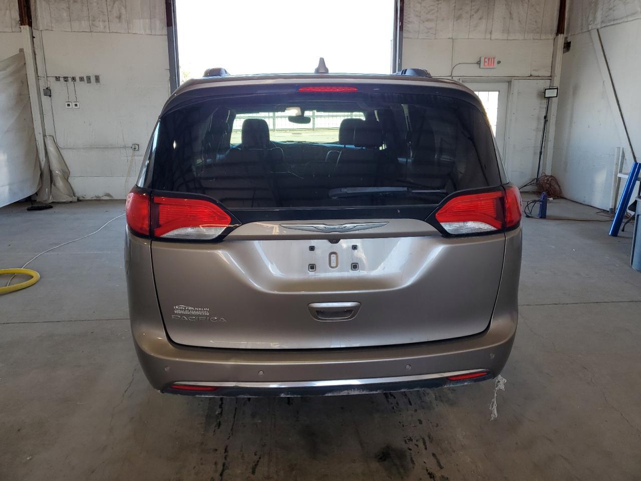 2018 Chrysler Pacifica Touring L Plus - Фото 6