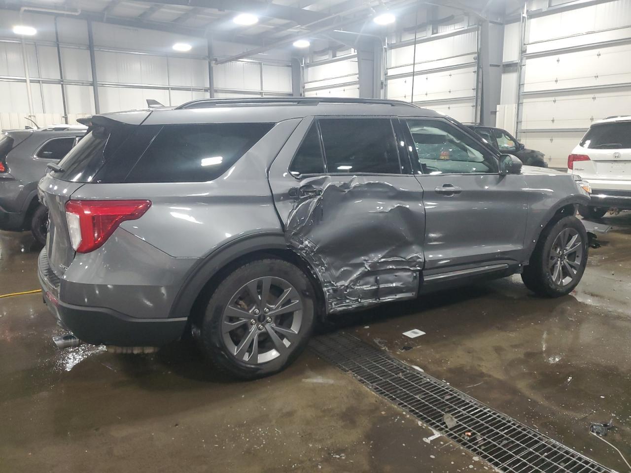 2021 Ford Explorer Xlt - Фото 3