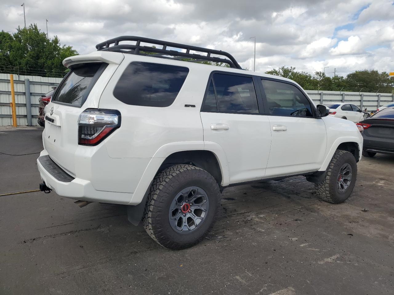 2023 Toyota 4Runner Sr5 - Image 3
