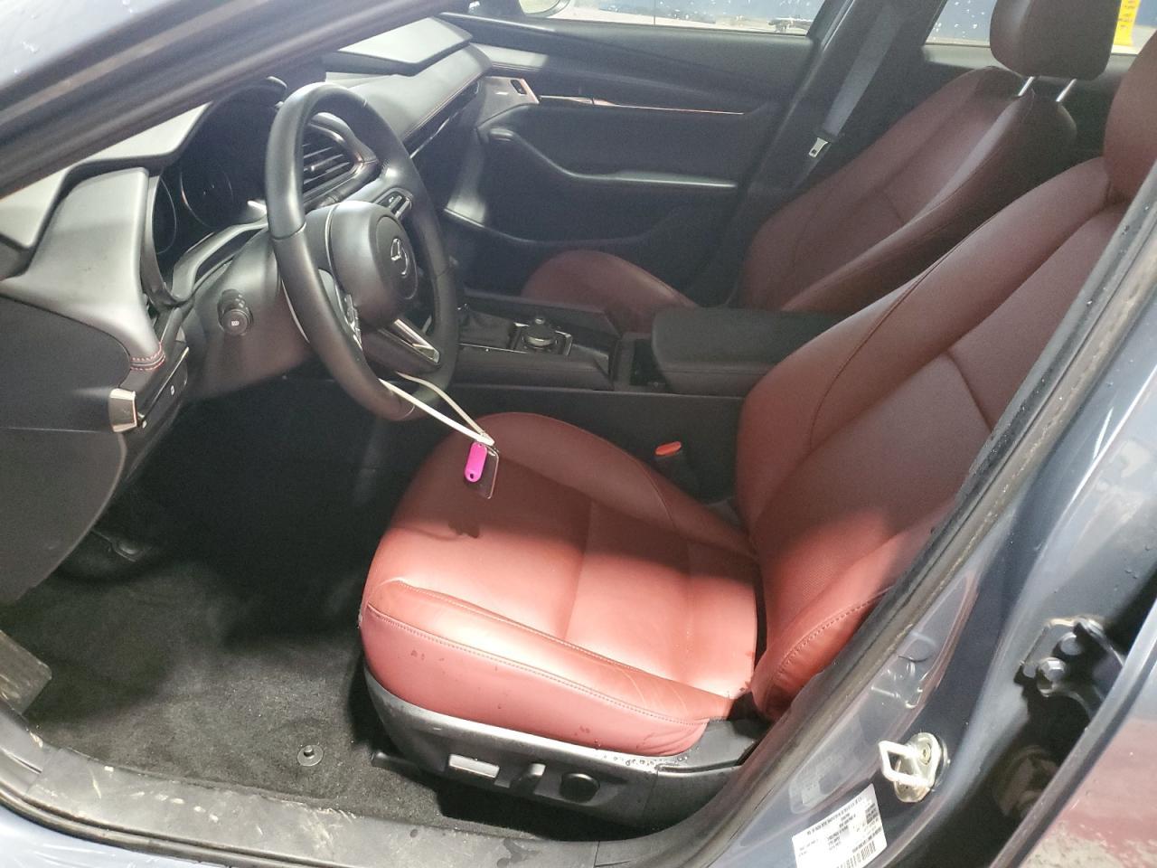 2023 Mazda 3 Preferred - Image 7