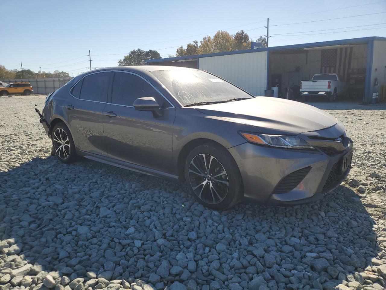 2020 Toyota Camry Se - Фото 4