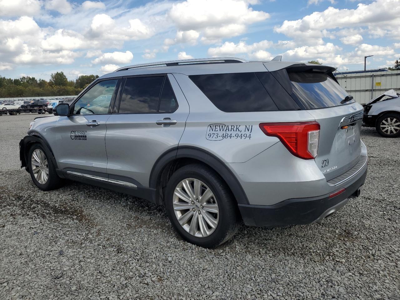 2020 Ford Explorer Limited - Image 2