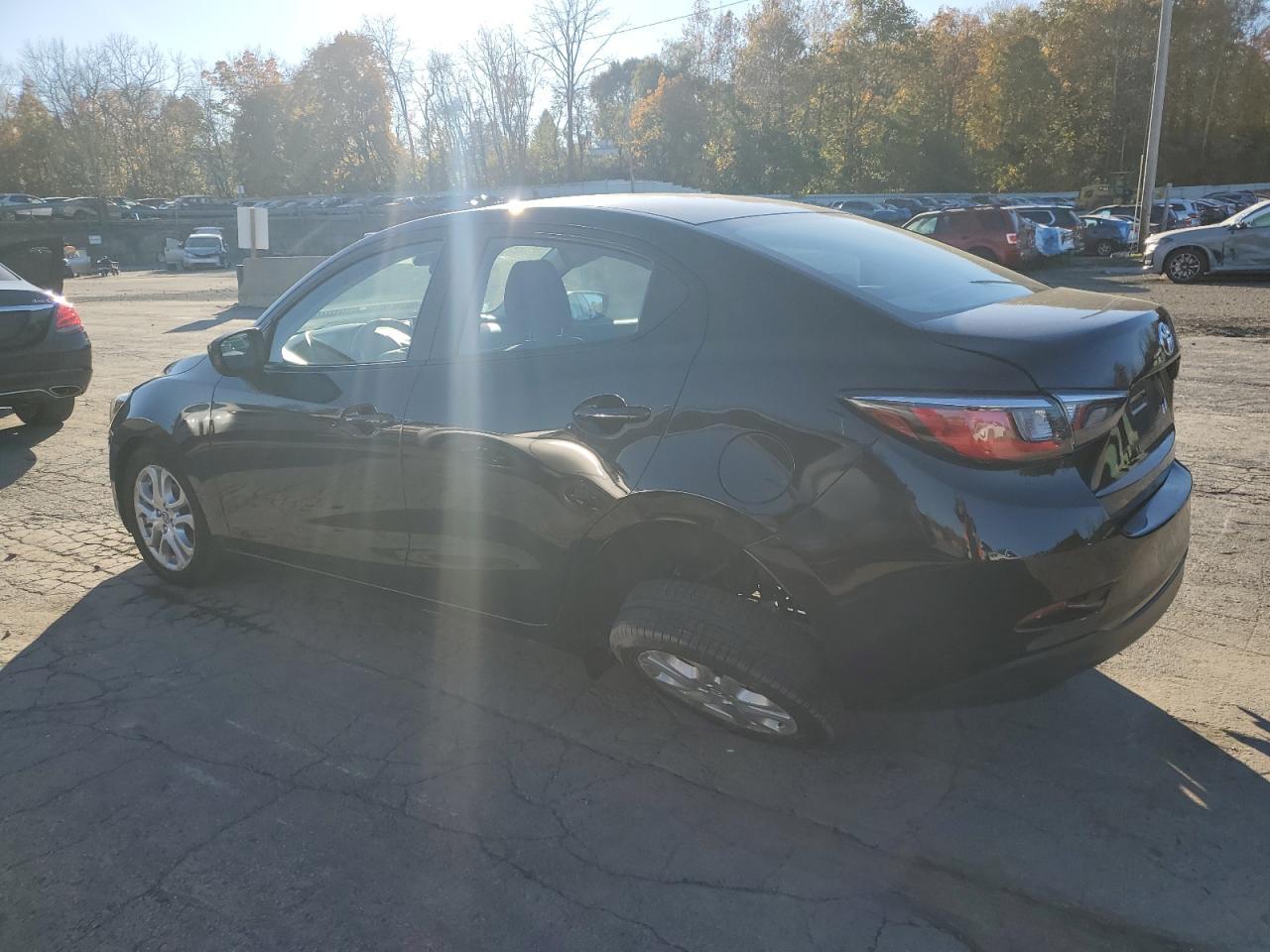 2017 Toyota Yaris Ia - Image 2