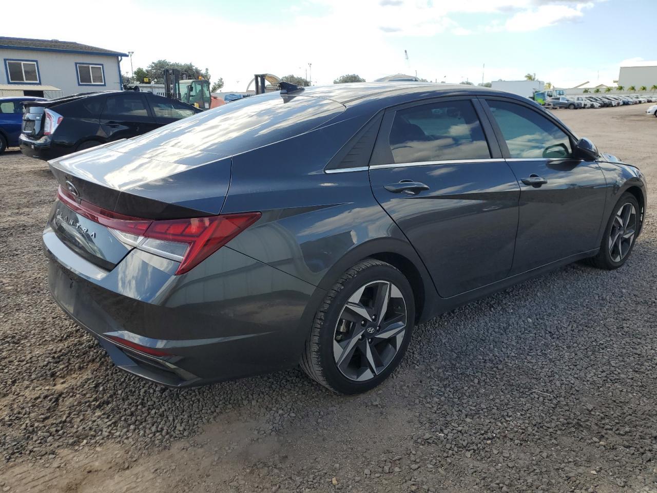 2022 Hyundai Elantra Sel - Image 3
