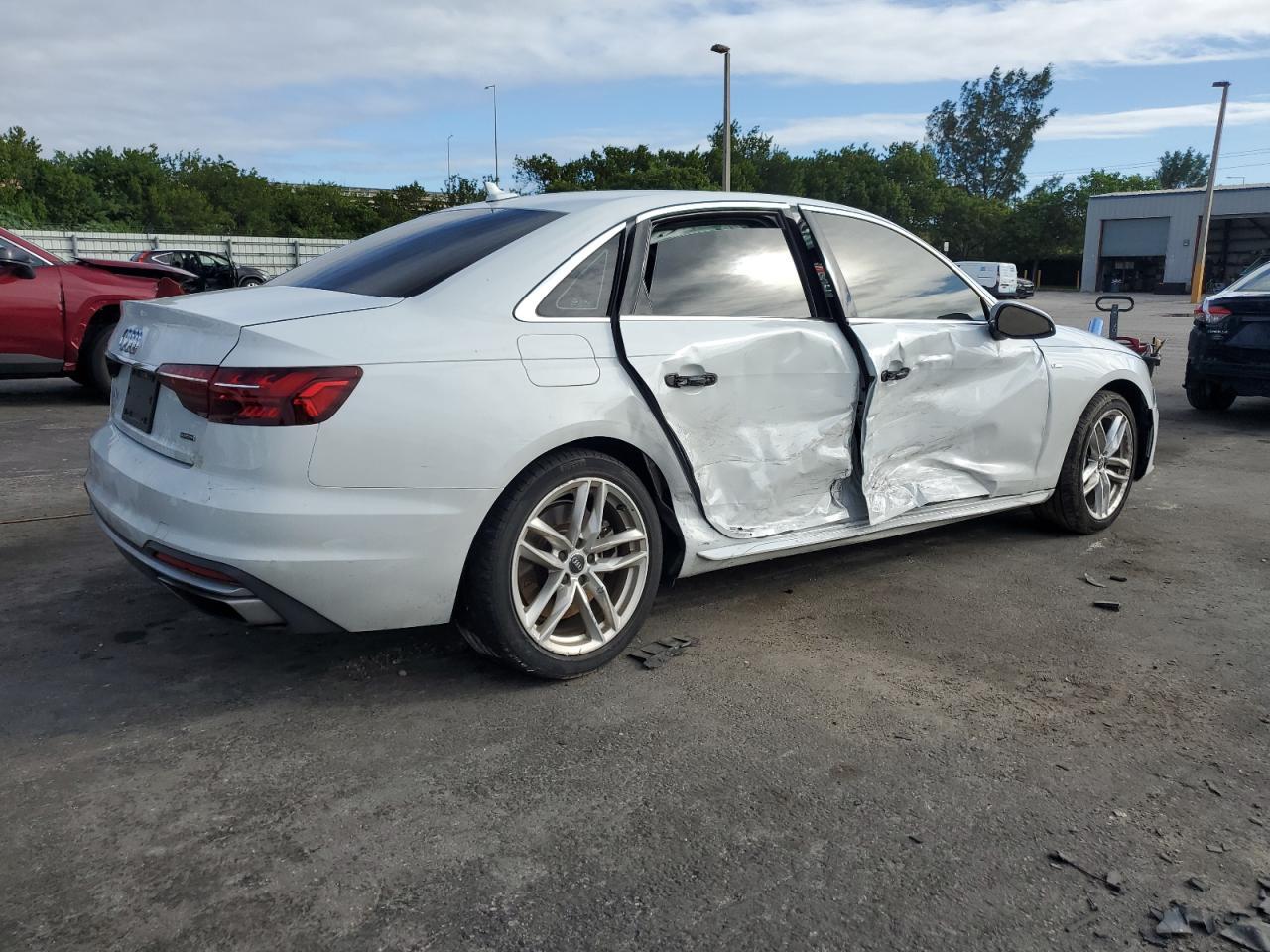 2020 Audi A4 Premium - Фото 3