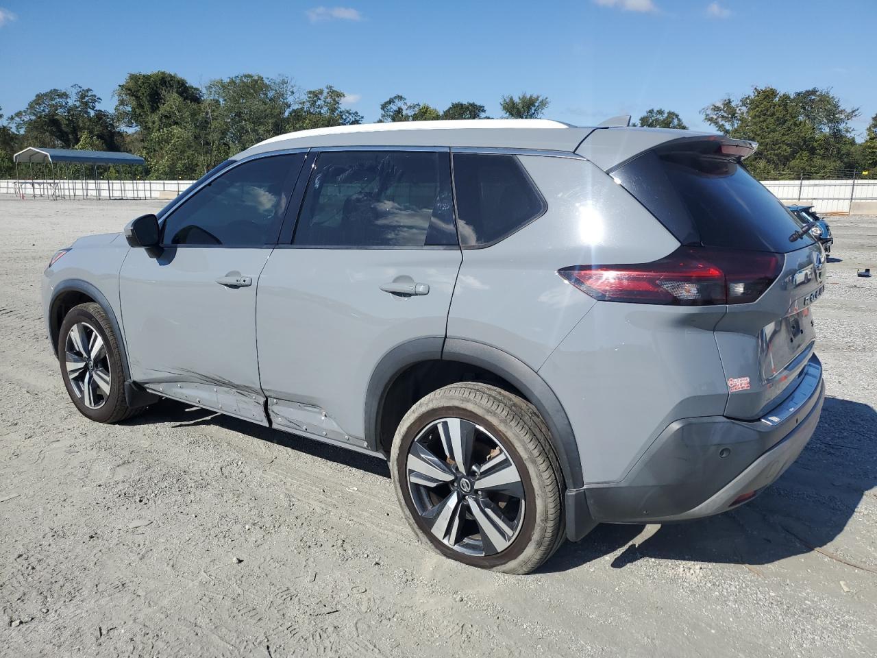 2021 Nissan Rogue Sl - Image 2