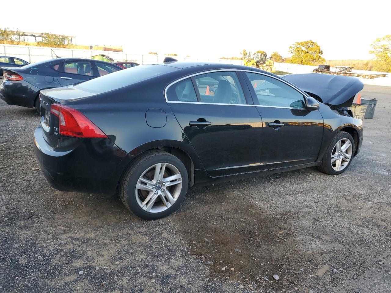 2015 Volvo S60 Premier - Фото 3