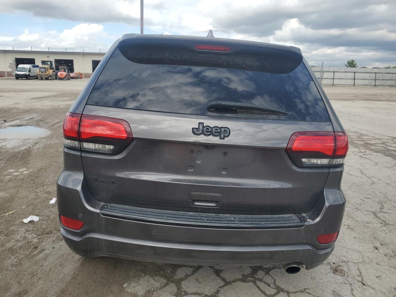 2018 Jeep Cherokee - Image 6