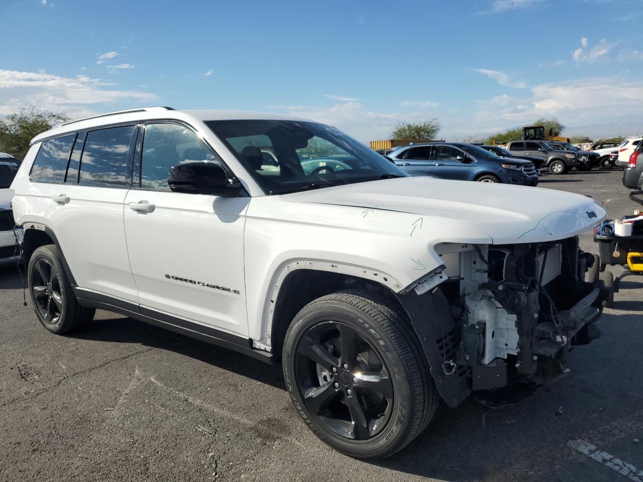 2023 Jeep Grand Cherokee L Laredo - Image 4