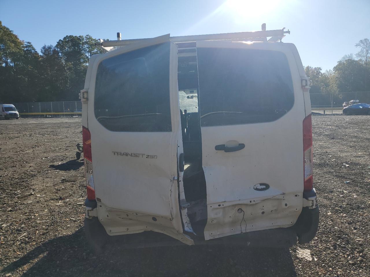 2015 Ford Transit T-250 - Фото 6