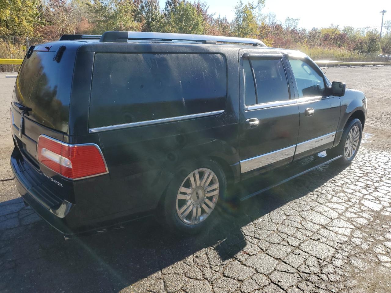2012 Lincoln Navigator L - Фото 3
