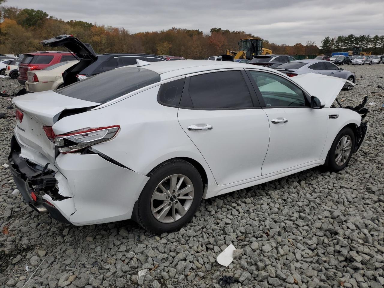 2017 Kia Optima Lx - Фото 3