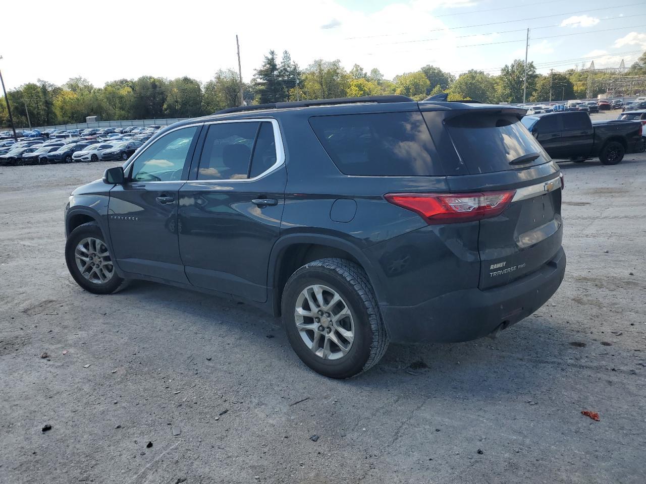 2021 Chevrolet Traverse Lt - Фото 2