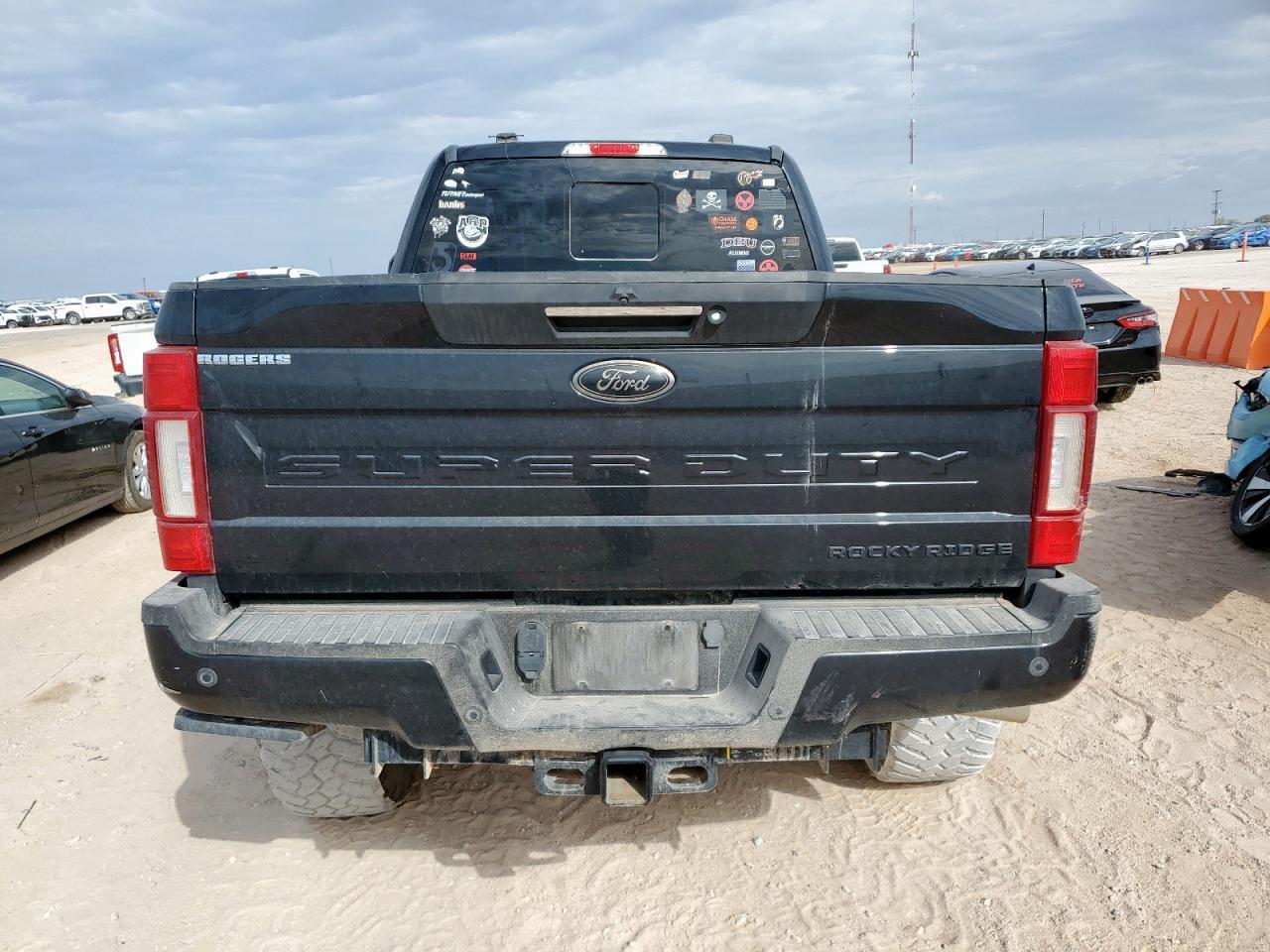 2022 Ford F250 Super Duty - Image 6
