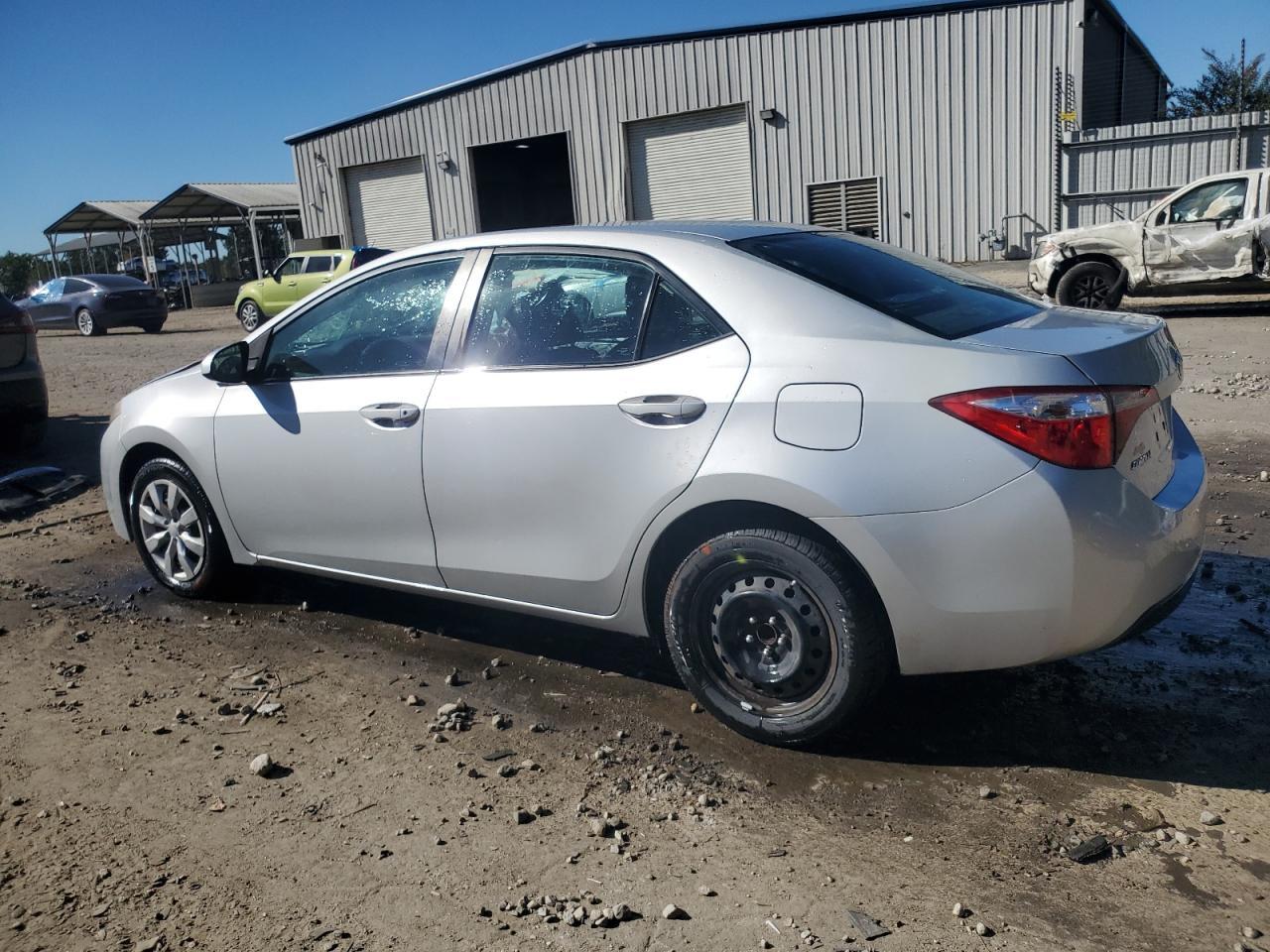 2016 Toyota Corolla Le - Фото 2