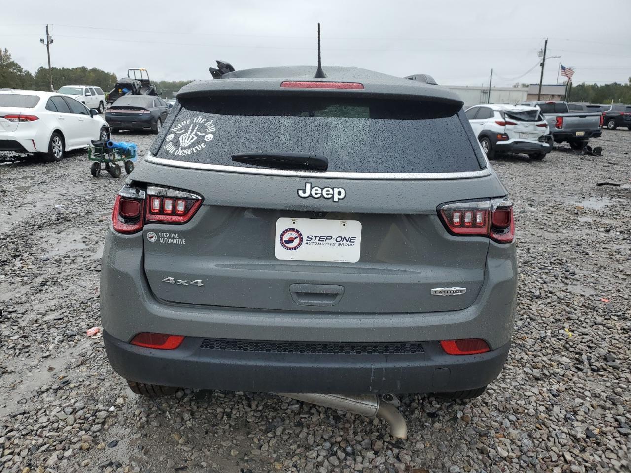 2023 Jeep Compass Latitude - Image 6