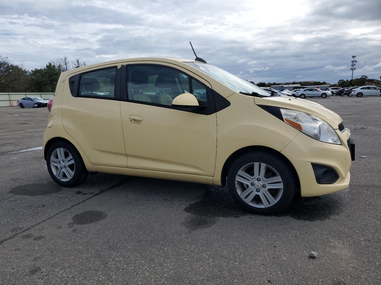 2015 Chevrolet Spark 1Lt - Фото 4