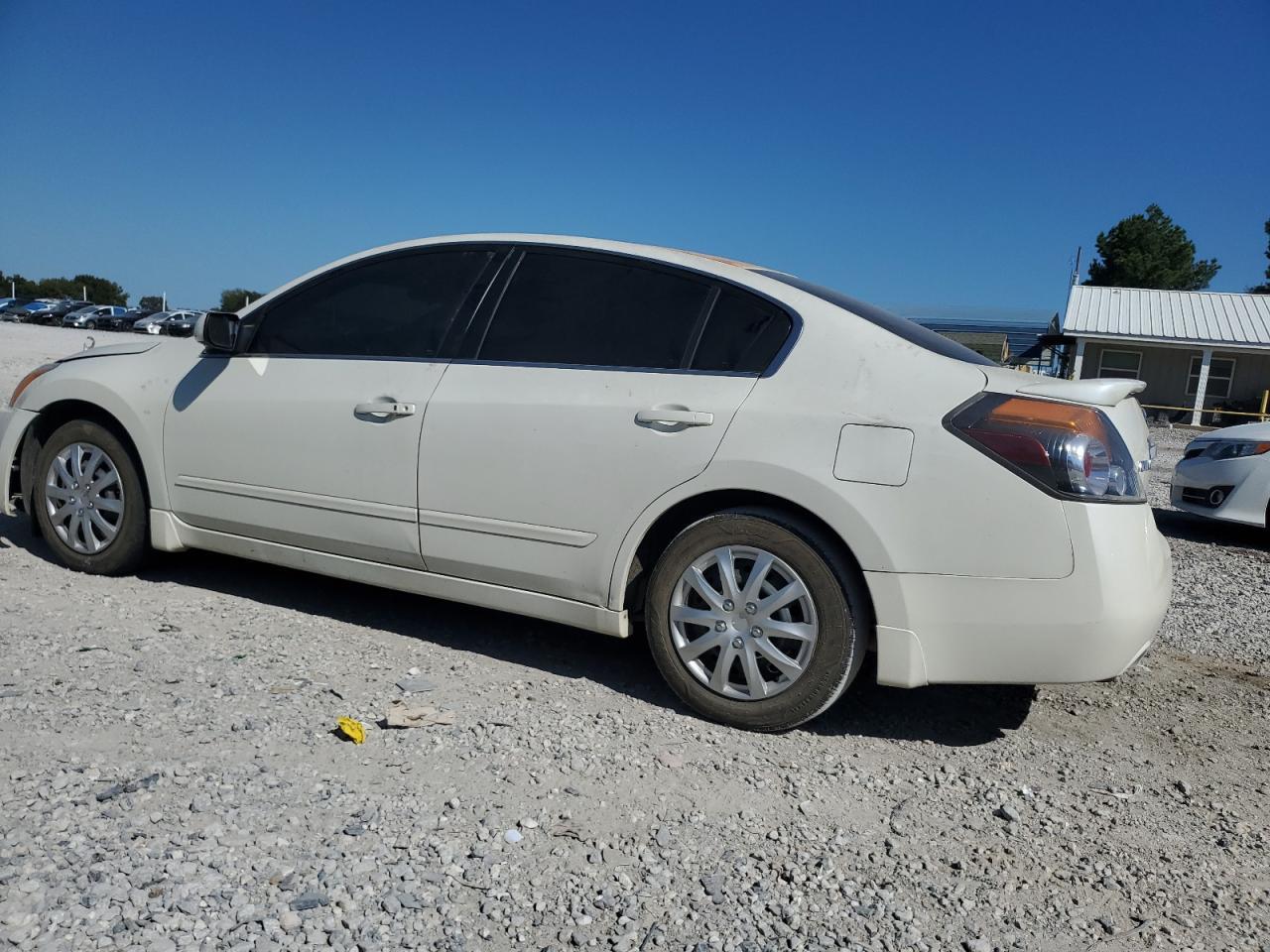 2010 Nissan Altima Base - Фото 2