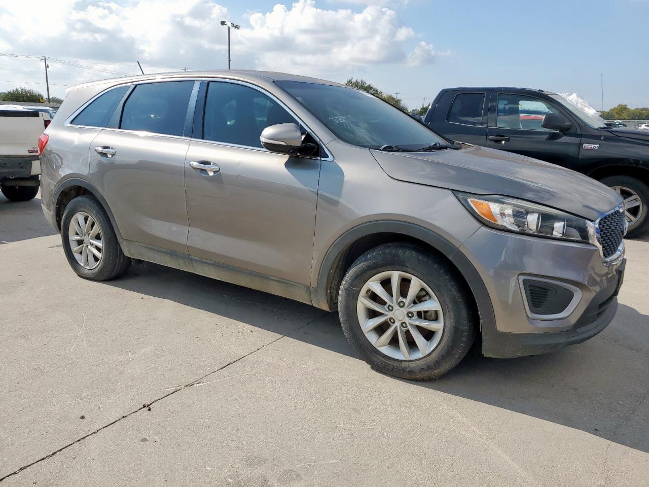 2018 Kia Sorento Lx - Image 4