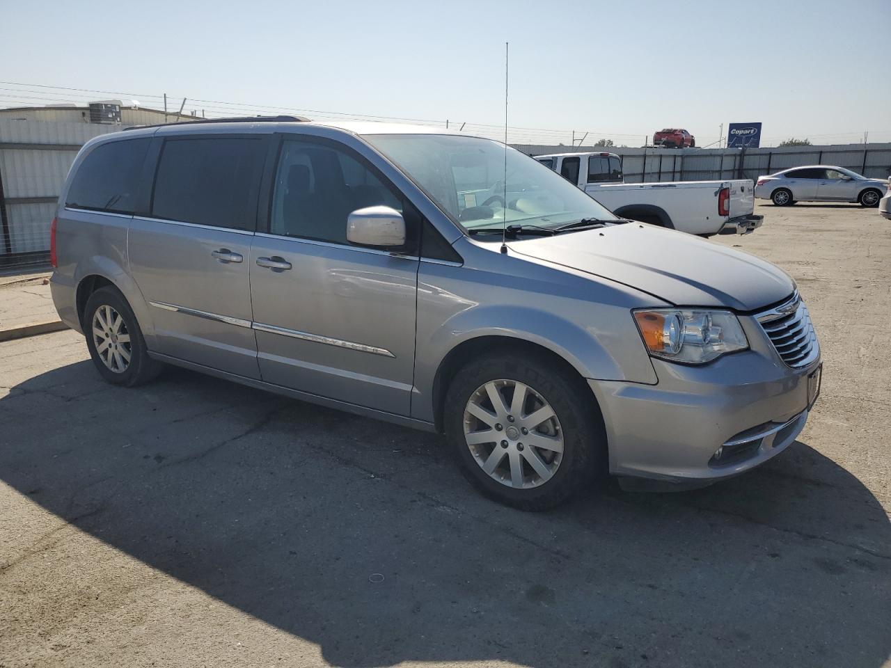 2015 Chrysler Town & Country Touring - Фото 4