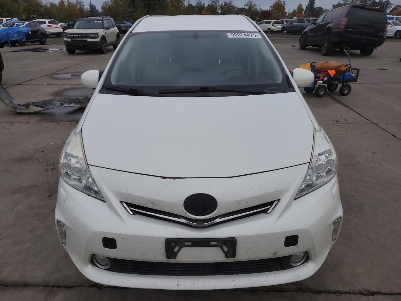 2014 Toyota Prius V - Image 5