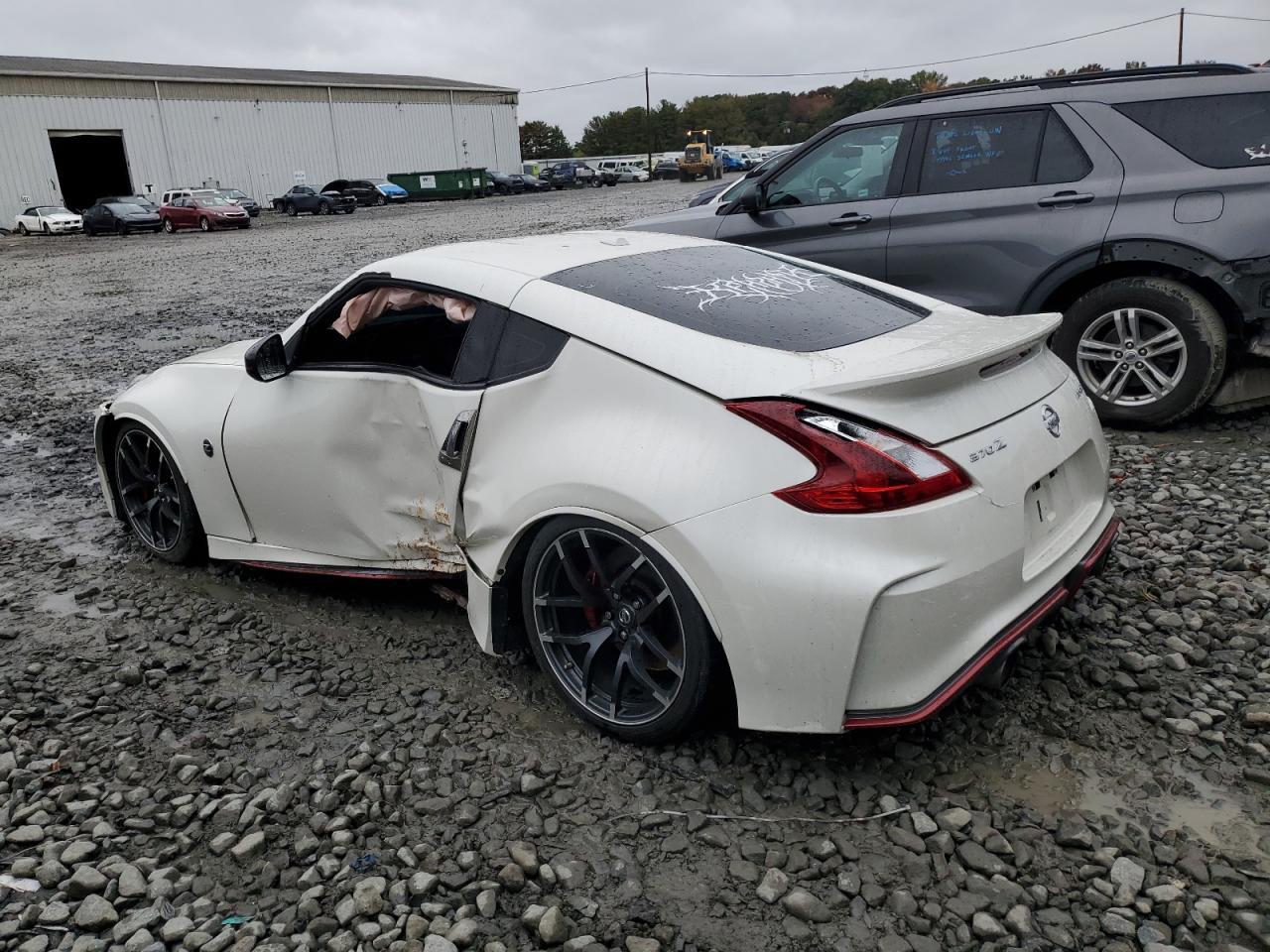 2018 Nissan 370Z Base - Image 2