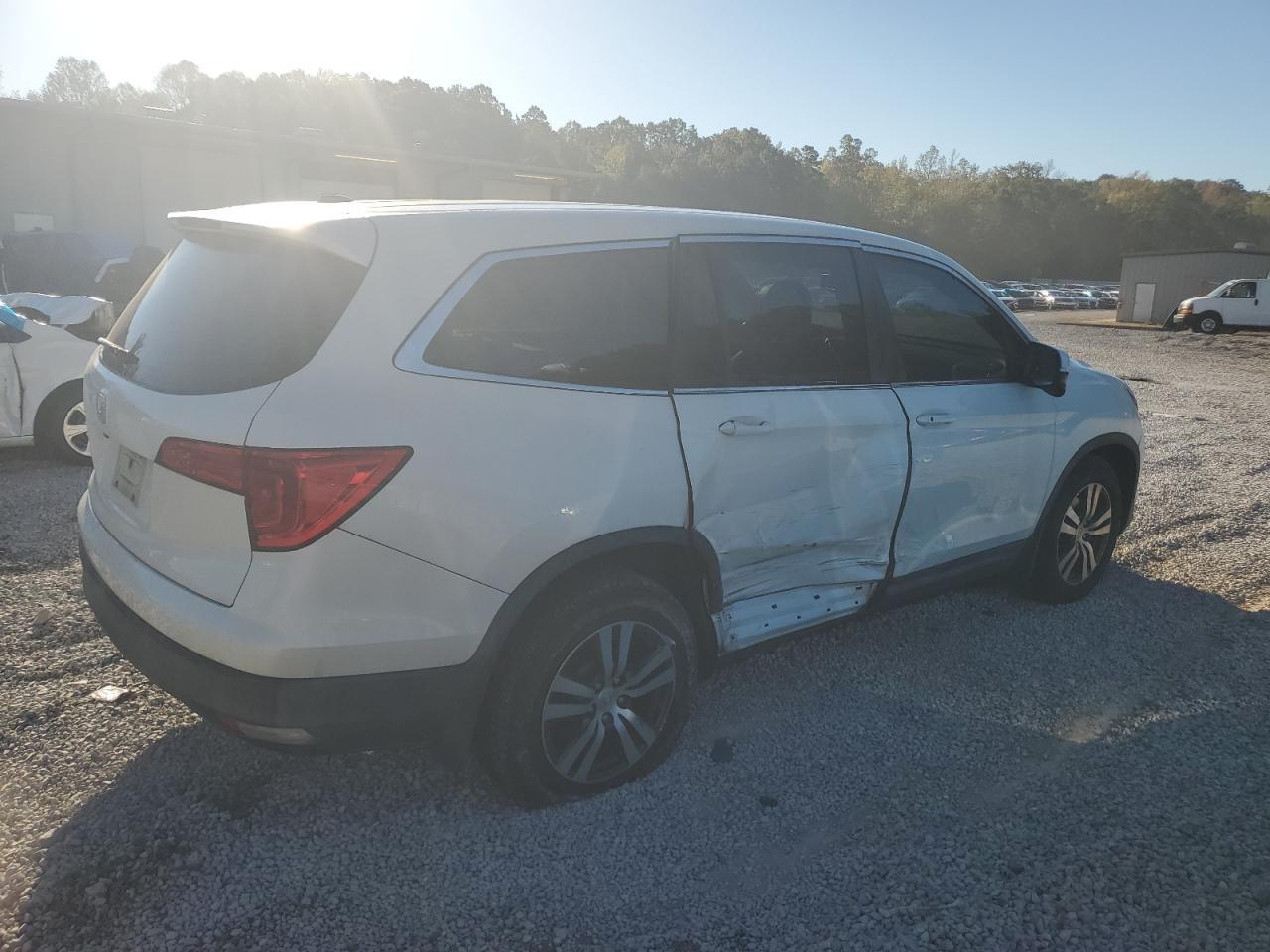 2017 Honda Pilot Exl - Image 3