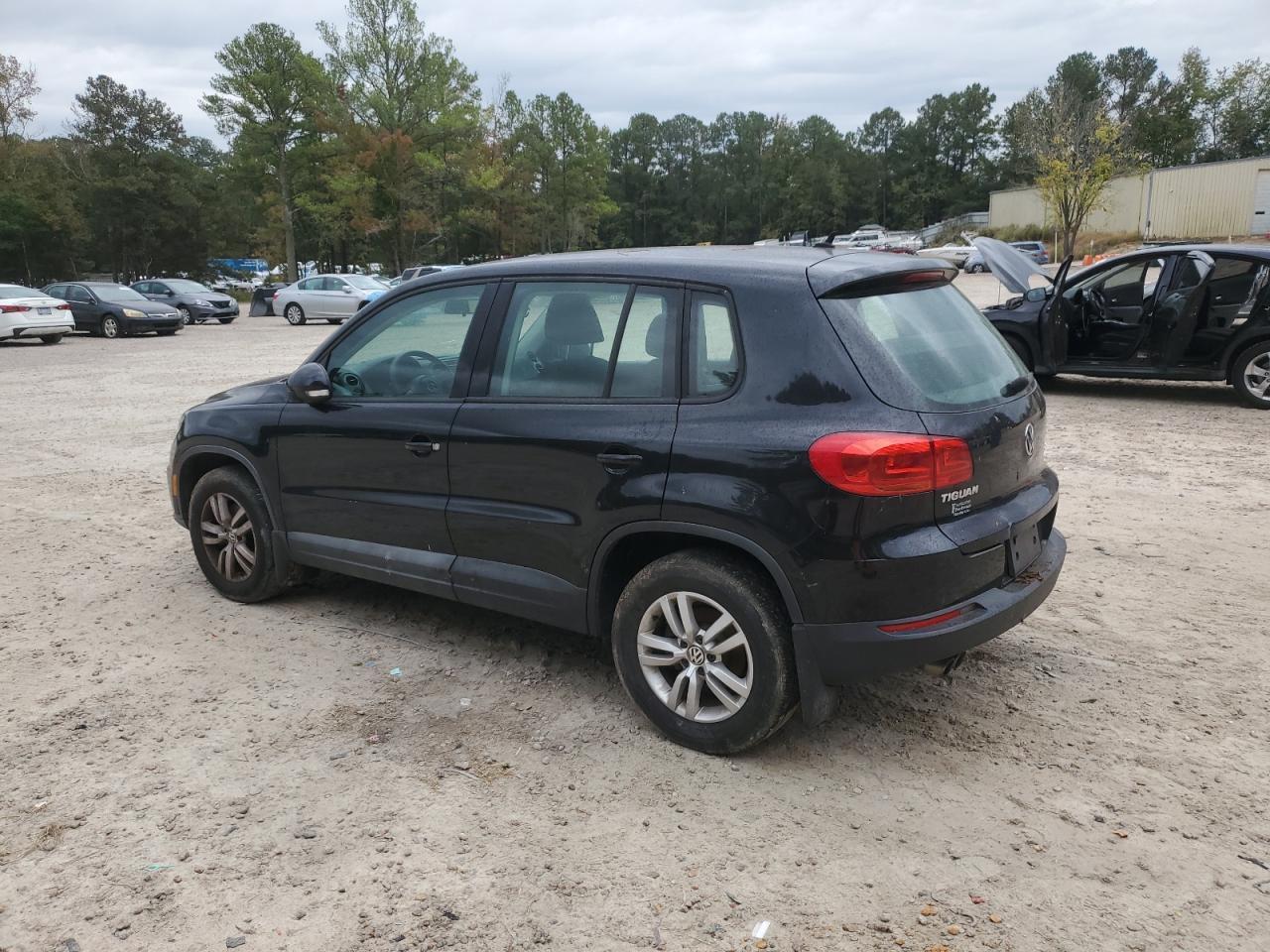 2012 Volkswagen Tiguan S - Фото 2