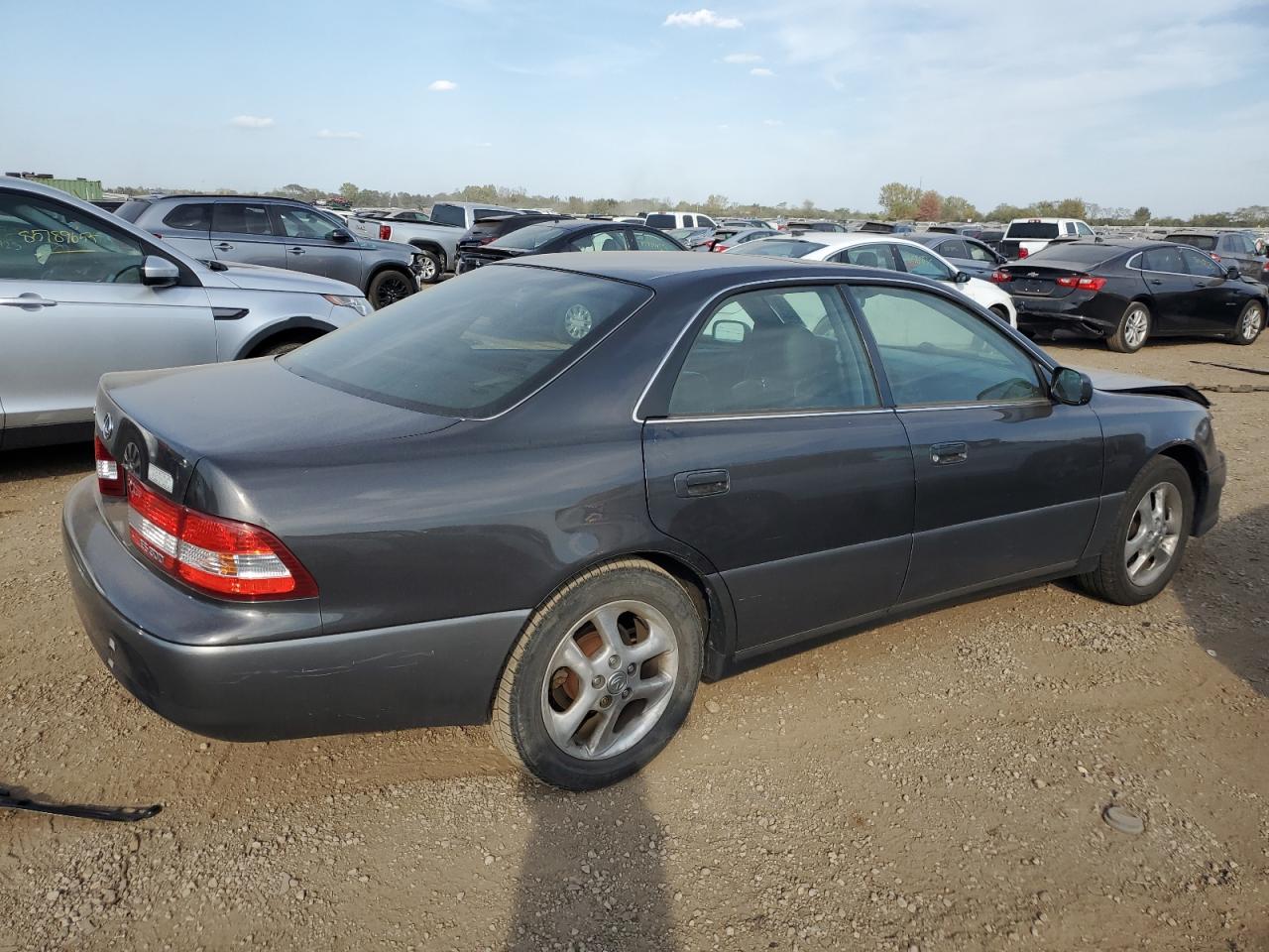 2000 Lexus Es 300 - Image 3