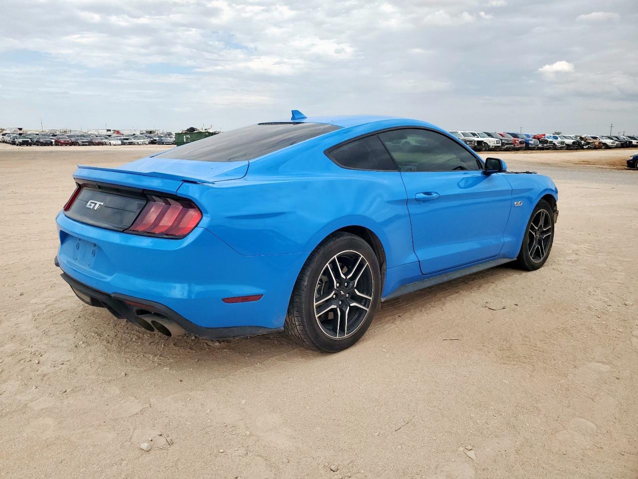 2023 Ford Mustang Gt - Фото 3