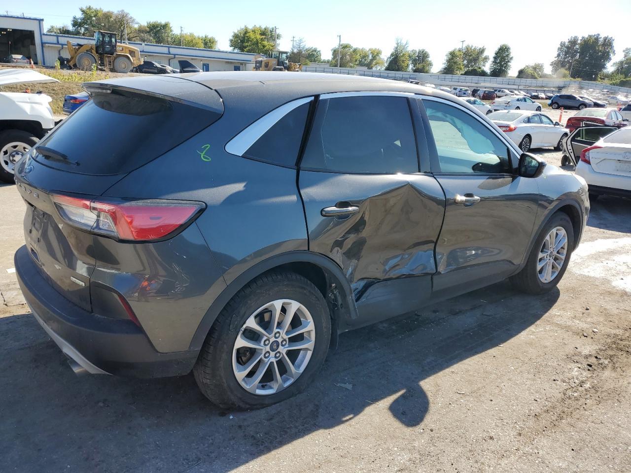 2020 Ford Escape Se - Фото 3
