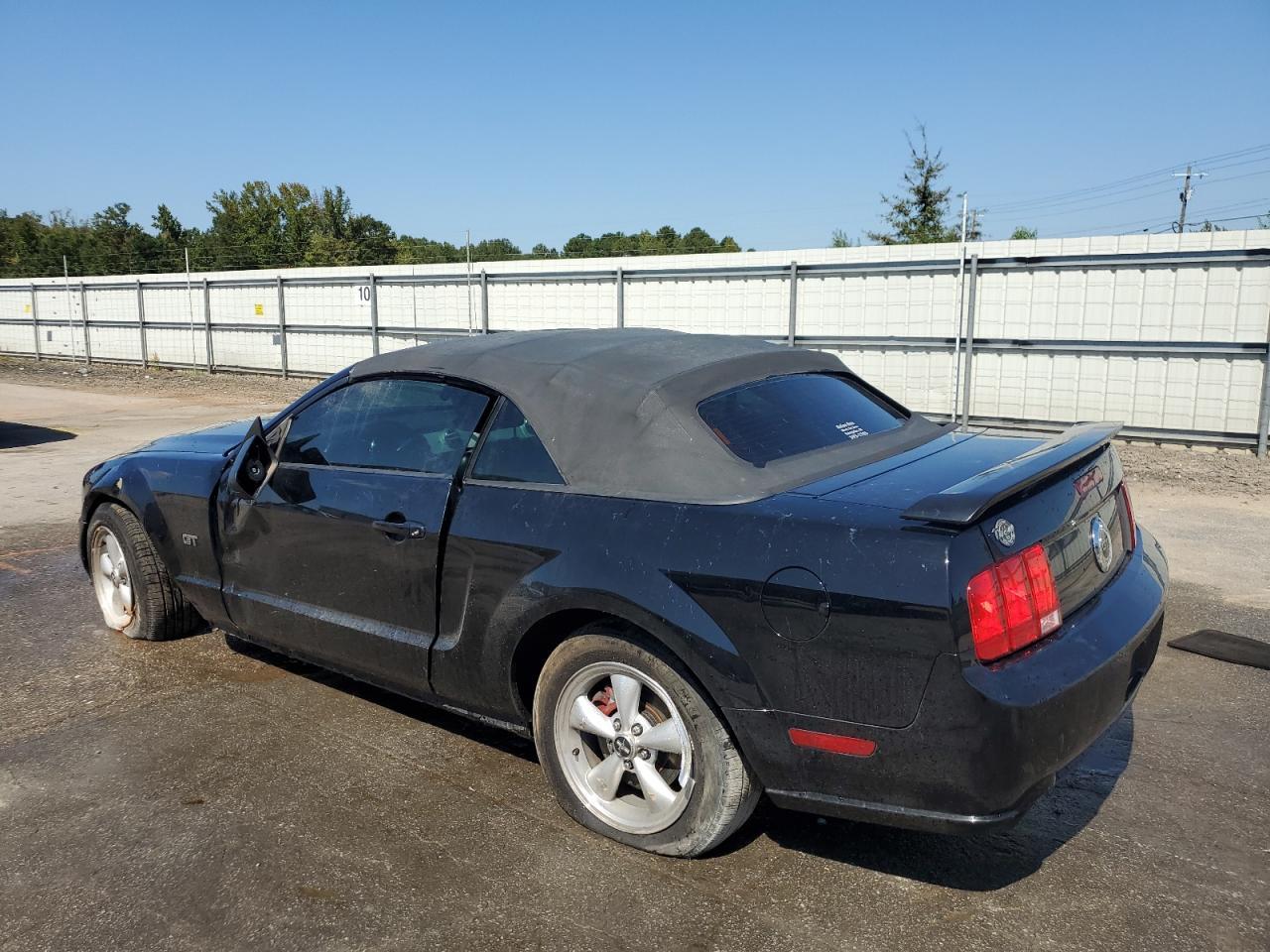 2007 Ford Mustang Gt - Фото 2
