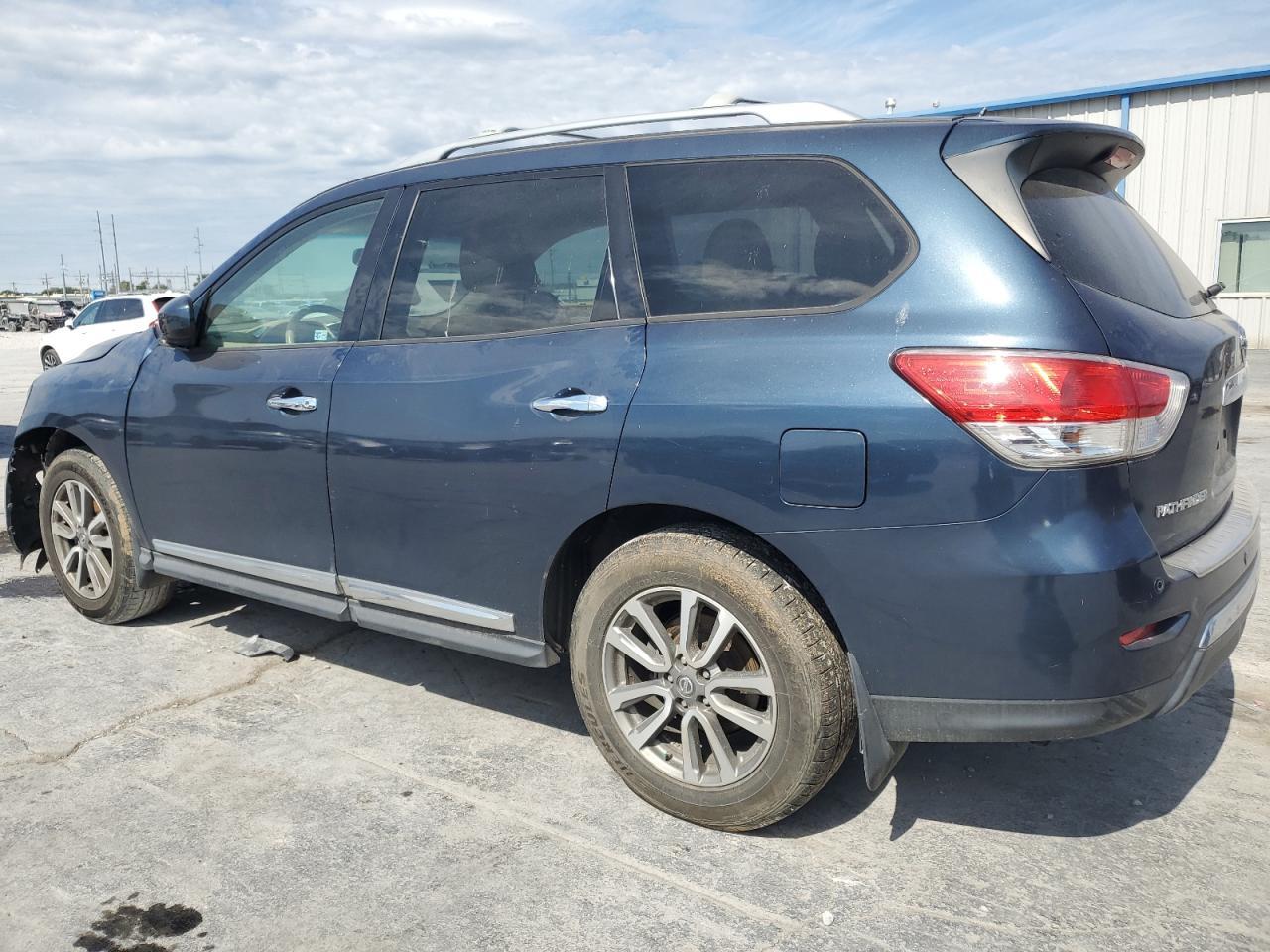 2014 Nissan Pathfinder S - Фото 2